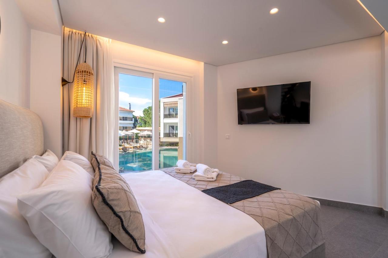 Mirablue Luxury Residences (Adults Only) Pefkochori Bagian luar foto