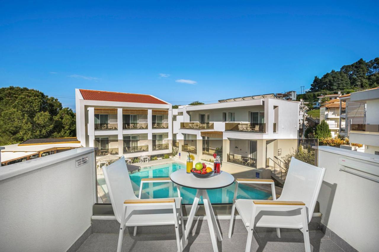Mirablue Luxury Residences (Adults Only) Pefkochori Bagian luar foto