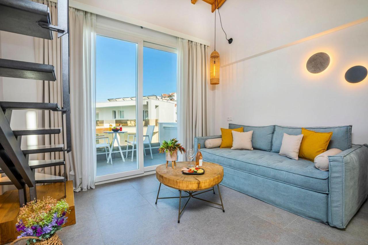 Mirablue Luxury Residences (Adults Only) Pefkochori Bagian luar foto